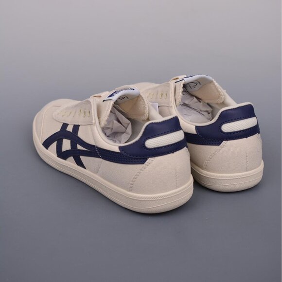 NWT Onitsuka Tiger Tokuten Canvas Laceless Sneakers - Picture 2 of 9